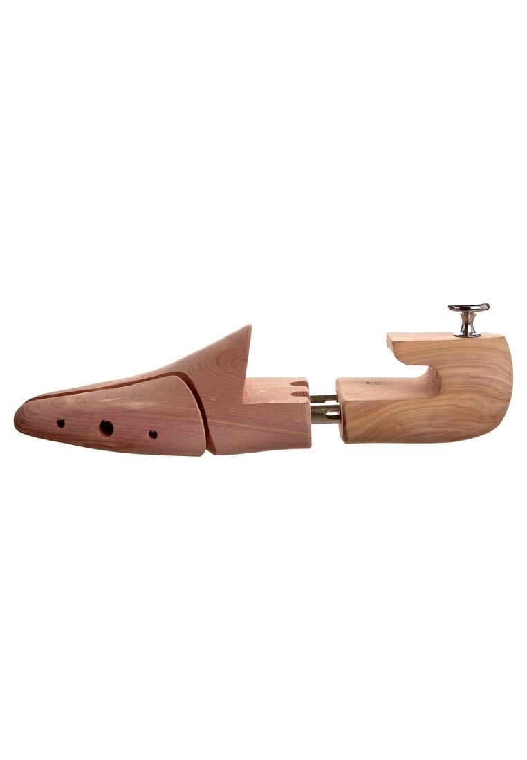 Shoe trees